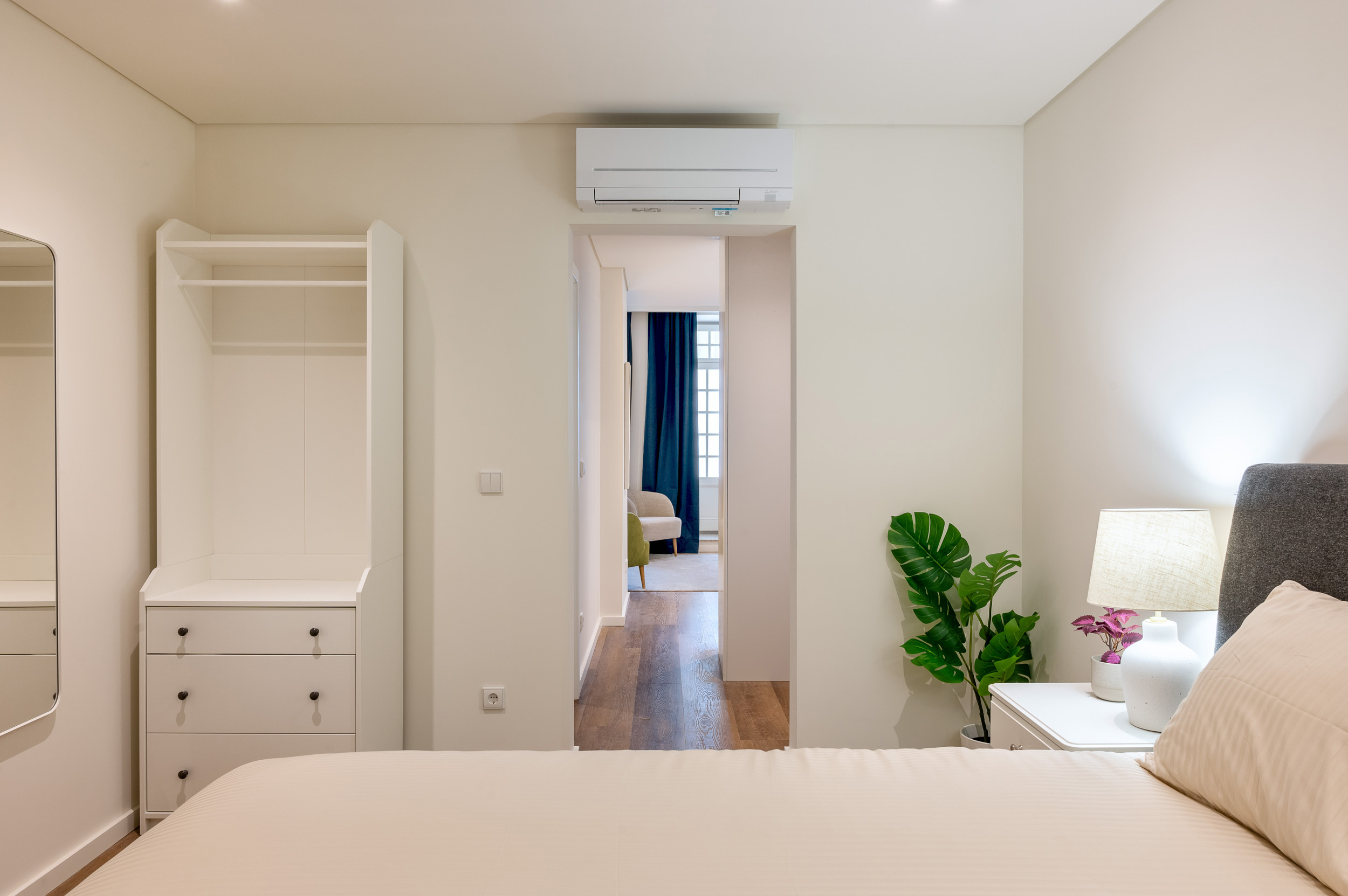 bedroom entrance-portugal-investment-properties