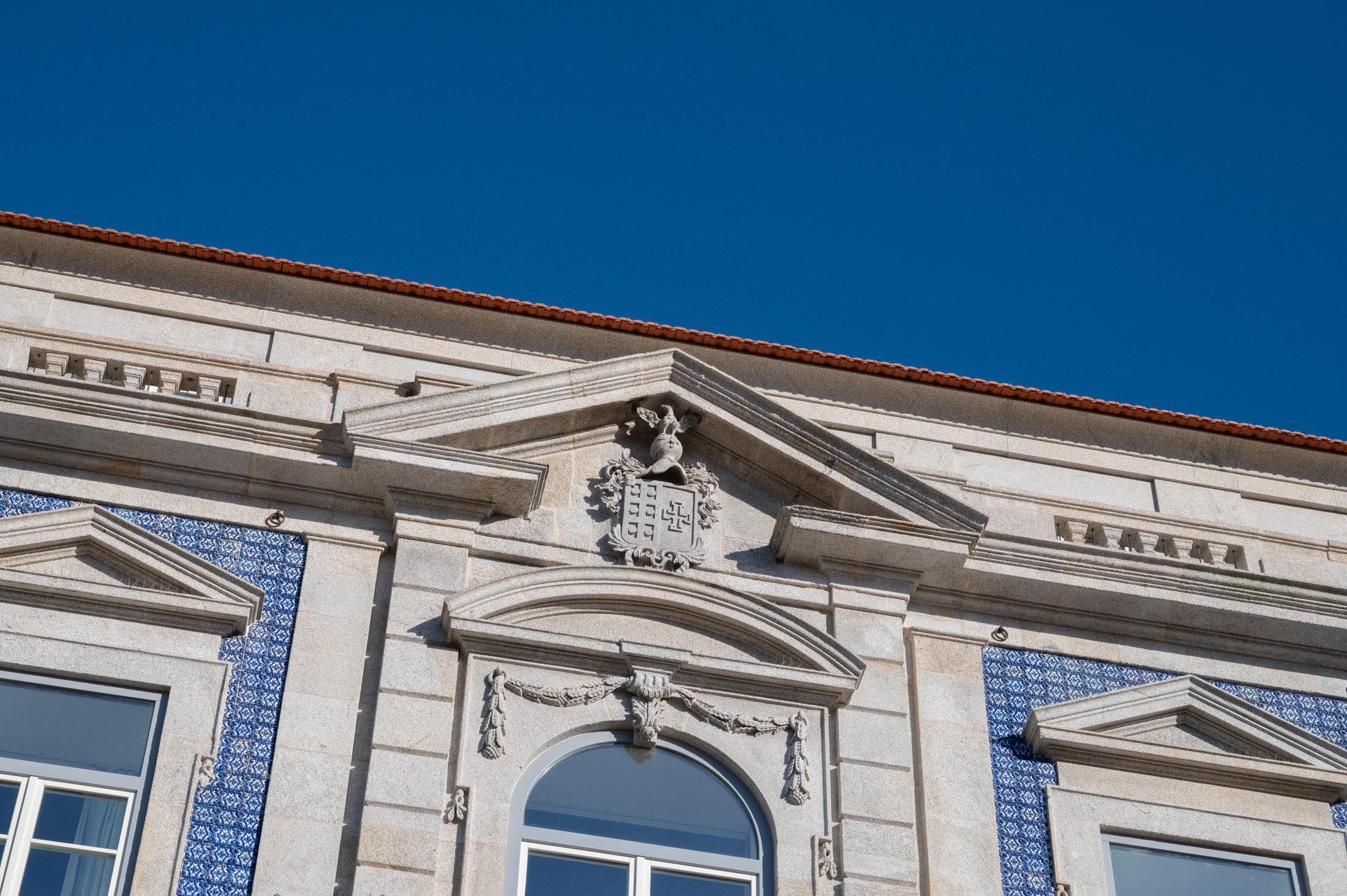 facade detail-portugal-investment-properties